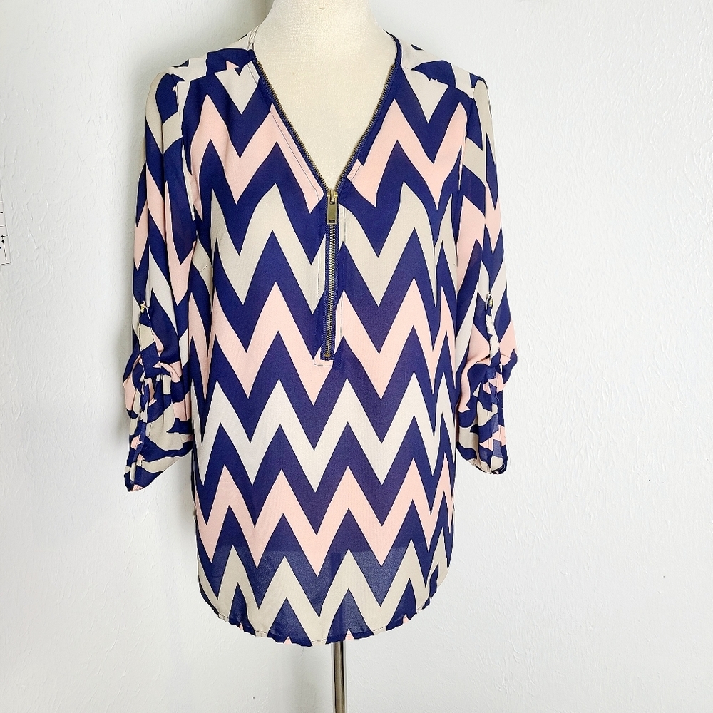 Wishful Park Navy Blue, Cream & Pink Chevron Print Top, Zipper Neckline Sz Large